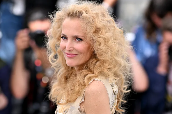 Gillian Anderson.